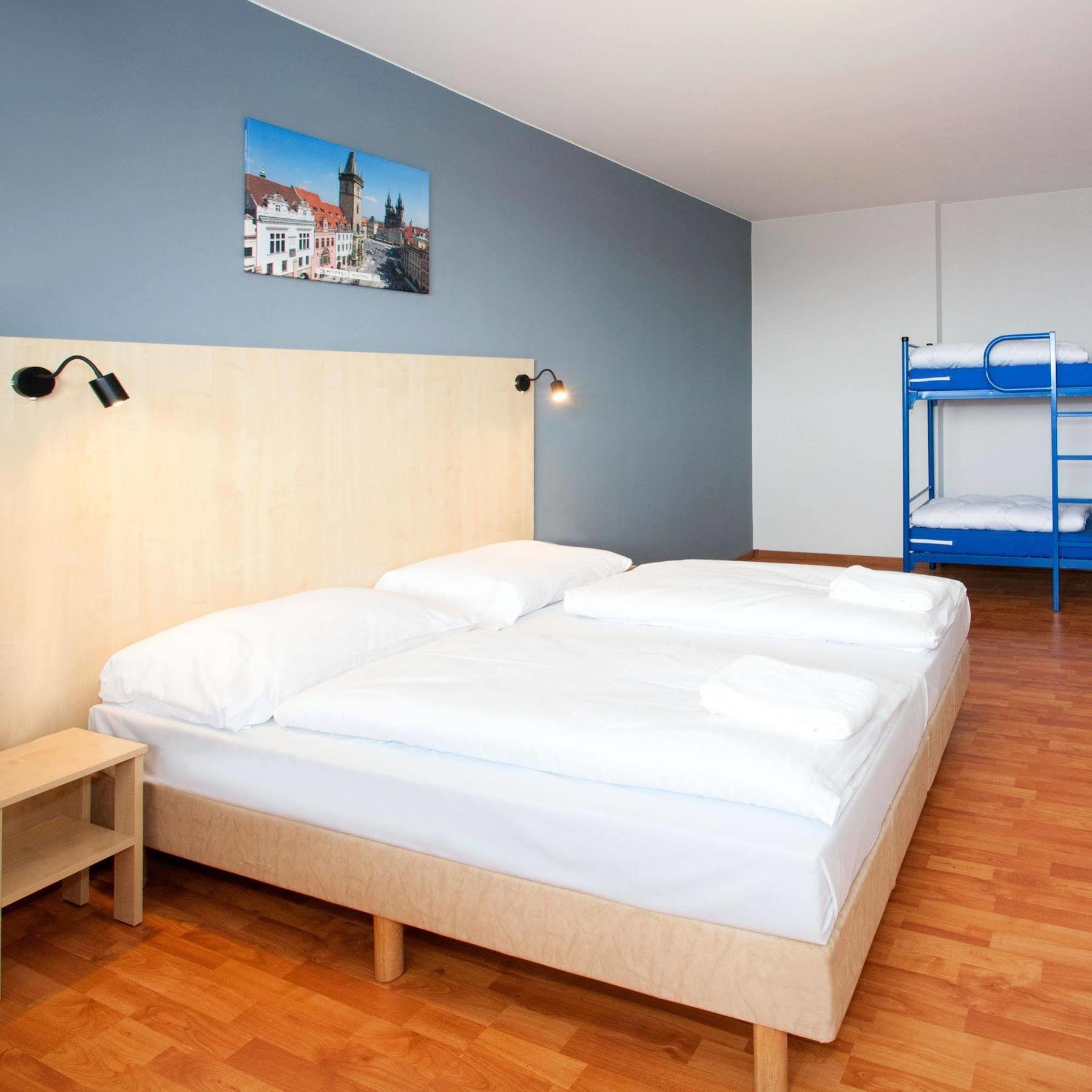 A&O Prague Metro Strizkov Hostel Ngoại thất bức ảnh